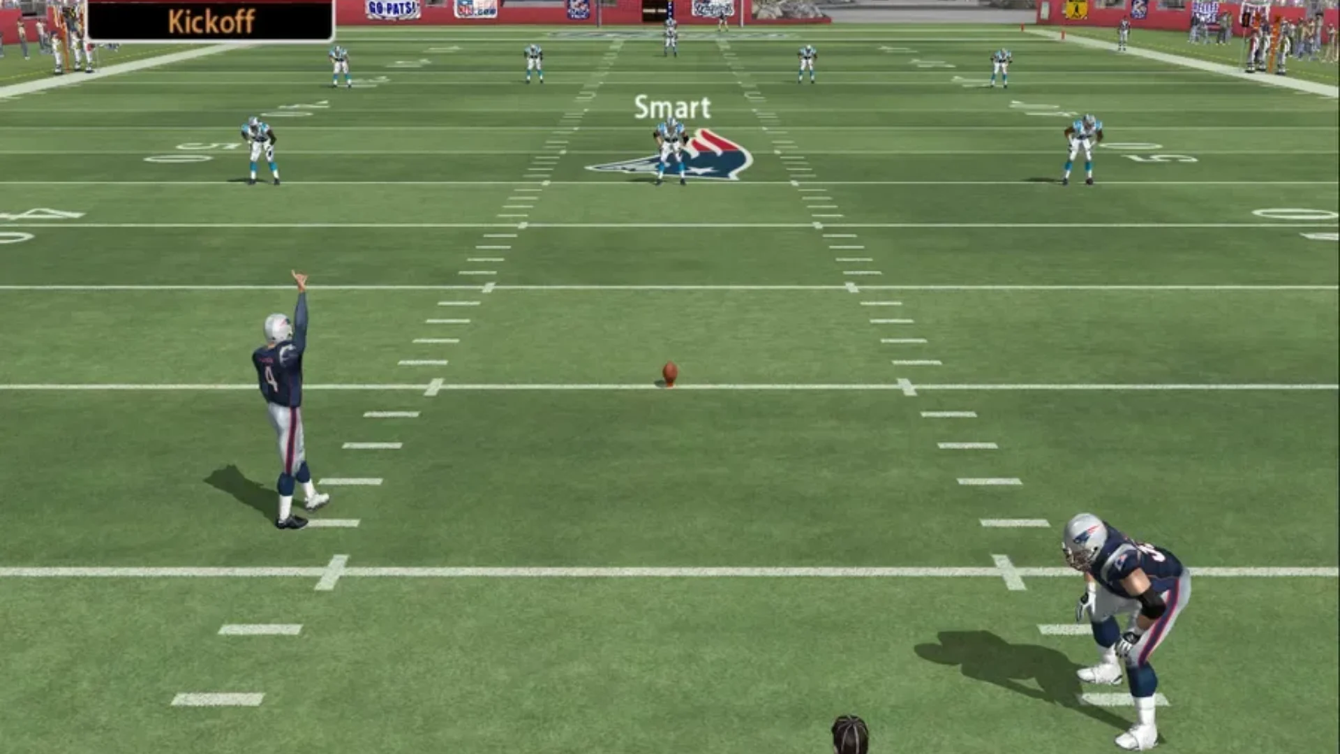 Madden NFL 2005 gameplay showing a kickoff setup with the kicking team lined up against the receiving side.