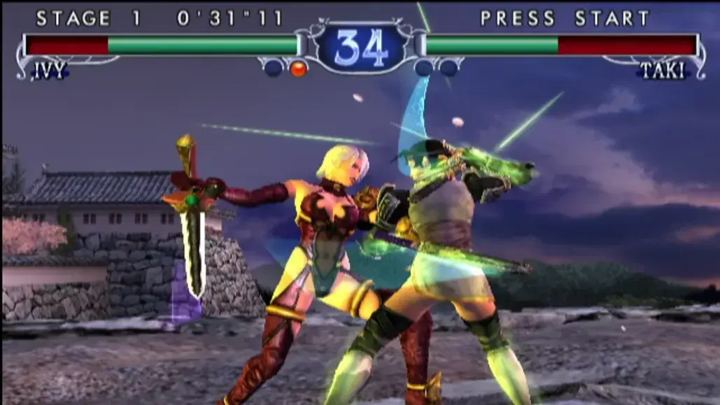 Ivy attacks Taki with her segmented sword during a match in Soulcalibur II.