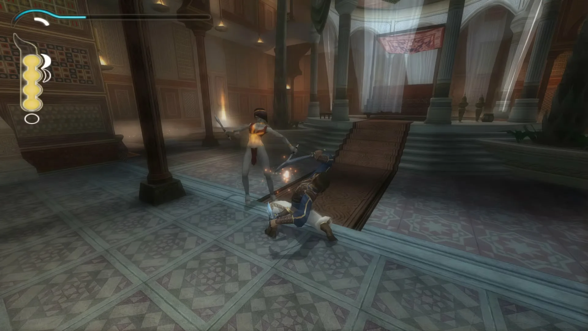 The Prince fights an enemy with a sword inside a palace hall in Prince of Persia: The Sands of Time.