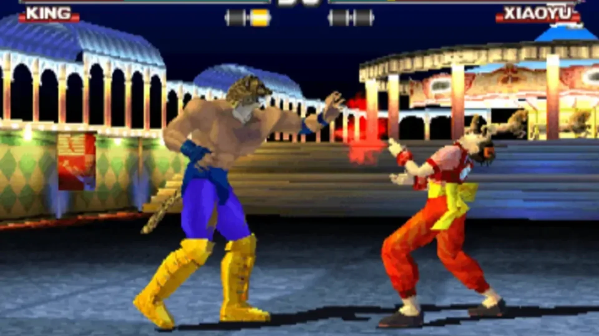 King and Ling Xiaoyu face each other in a brightly lit arena during a Tekken 3 match.