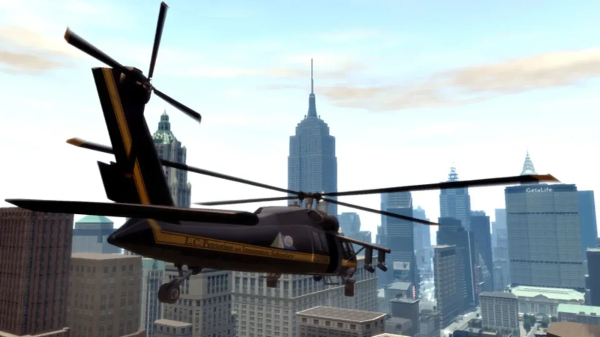Helicopter flying above the Liberty City skyline in Grand Theft Auto IV